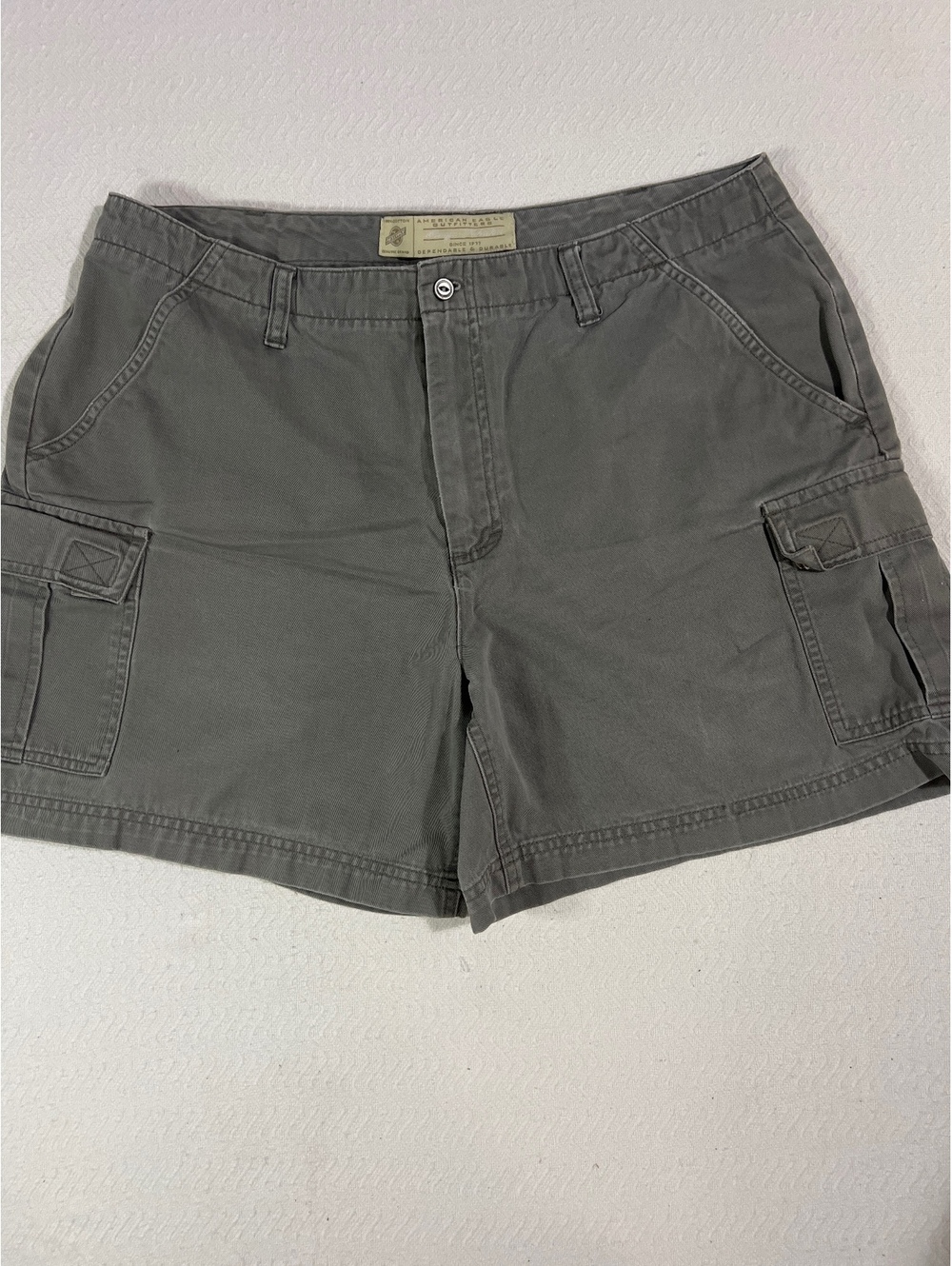 American Eagle Outfitters Gray Cotton Cargo Shorts Size 14